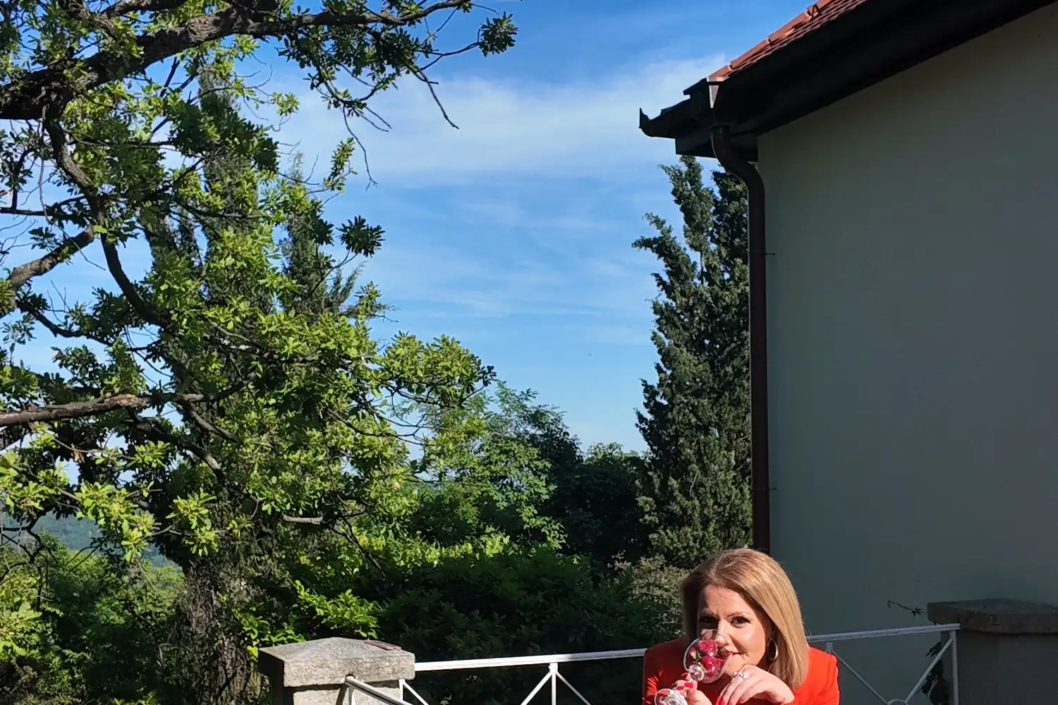 Jasna Kulundžić na terasi sa pogledom